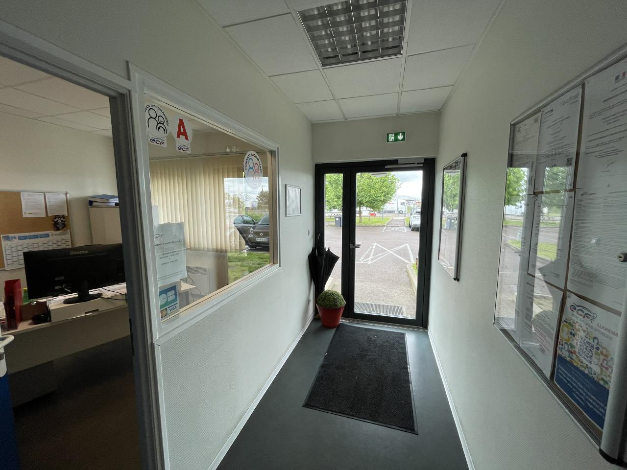 Local d'activité Longvic 527m² Location local d'activité Longvic Côte-d'Or OLACT2422735 4